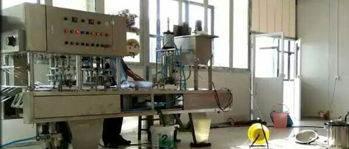 豬皮凍灌裝封口機(jī)，豬皮凍自動(dòng)灌裝封口機(jī)